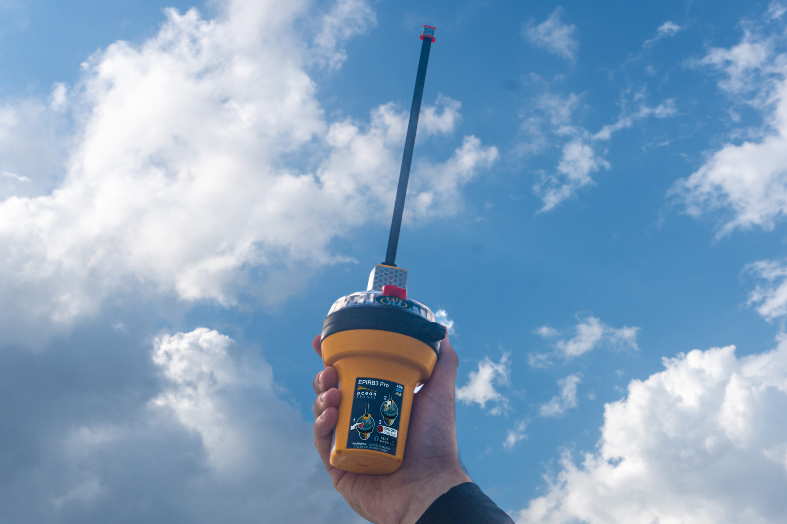 Ocean Signal - EPIRB3 Pro - 004