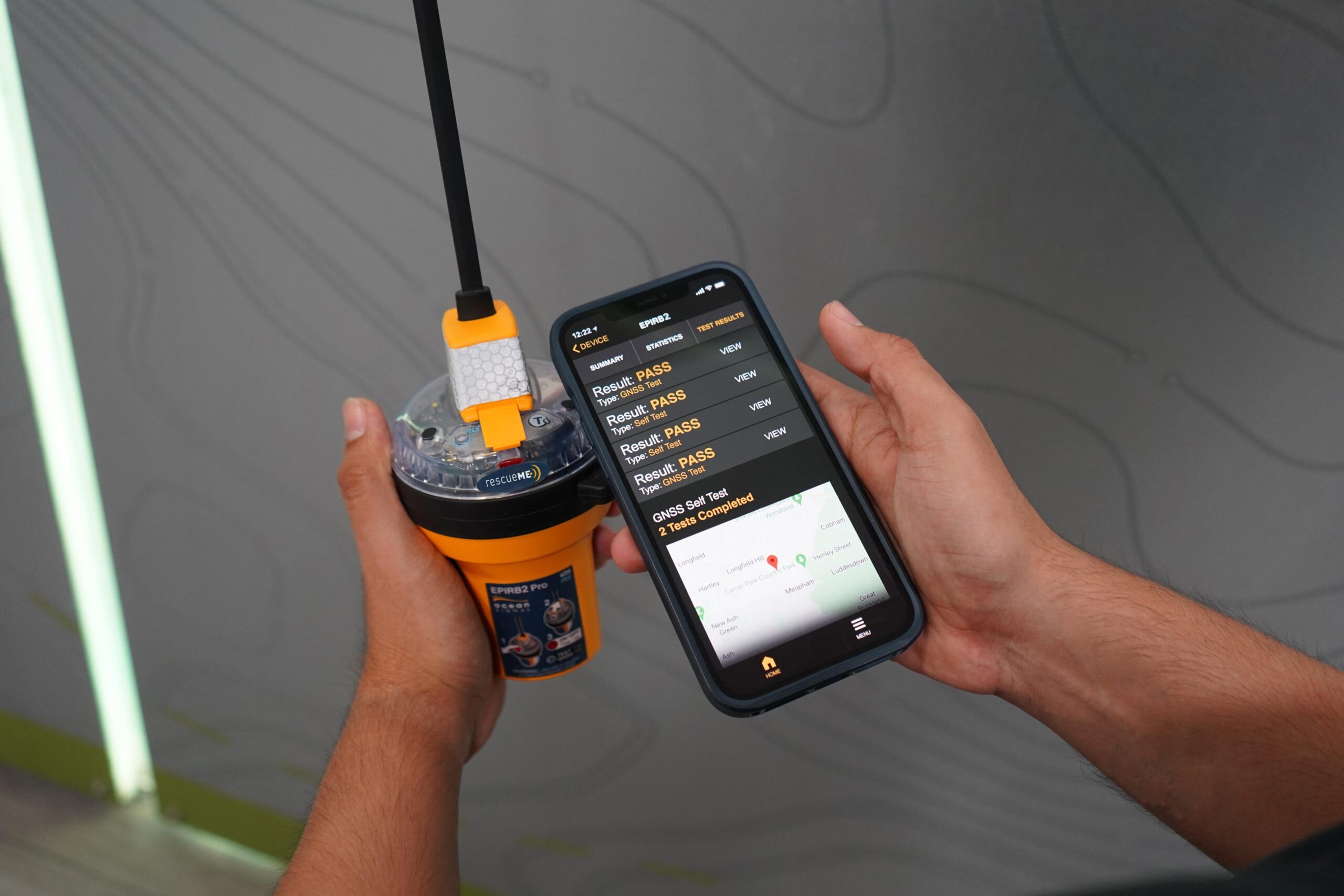 Ocean Signal - EPIRB2 Pro - 004